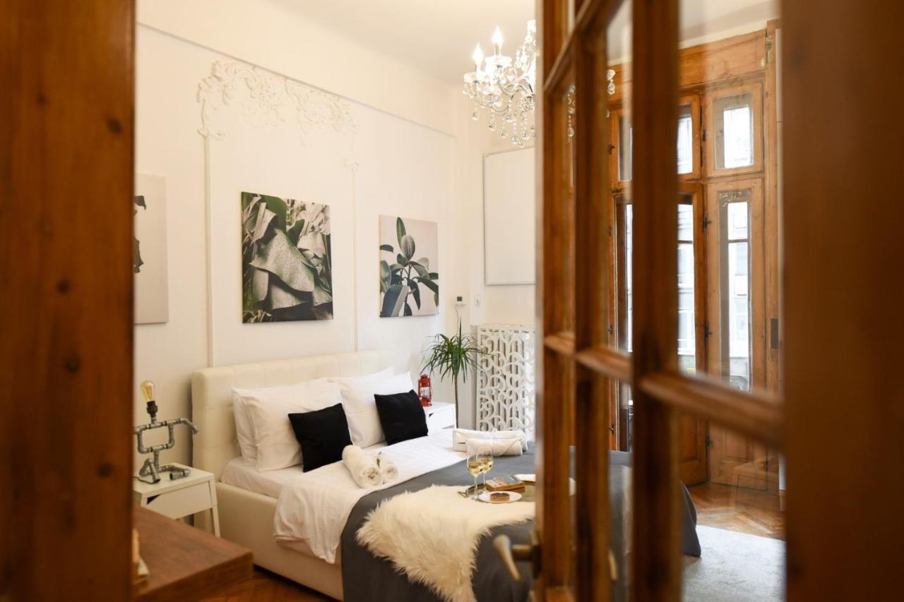 Love.travel.explore ♥️apt W/ Balcony In Old Town Appartamento